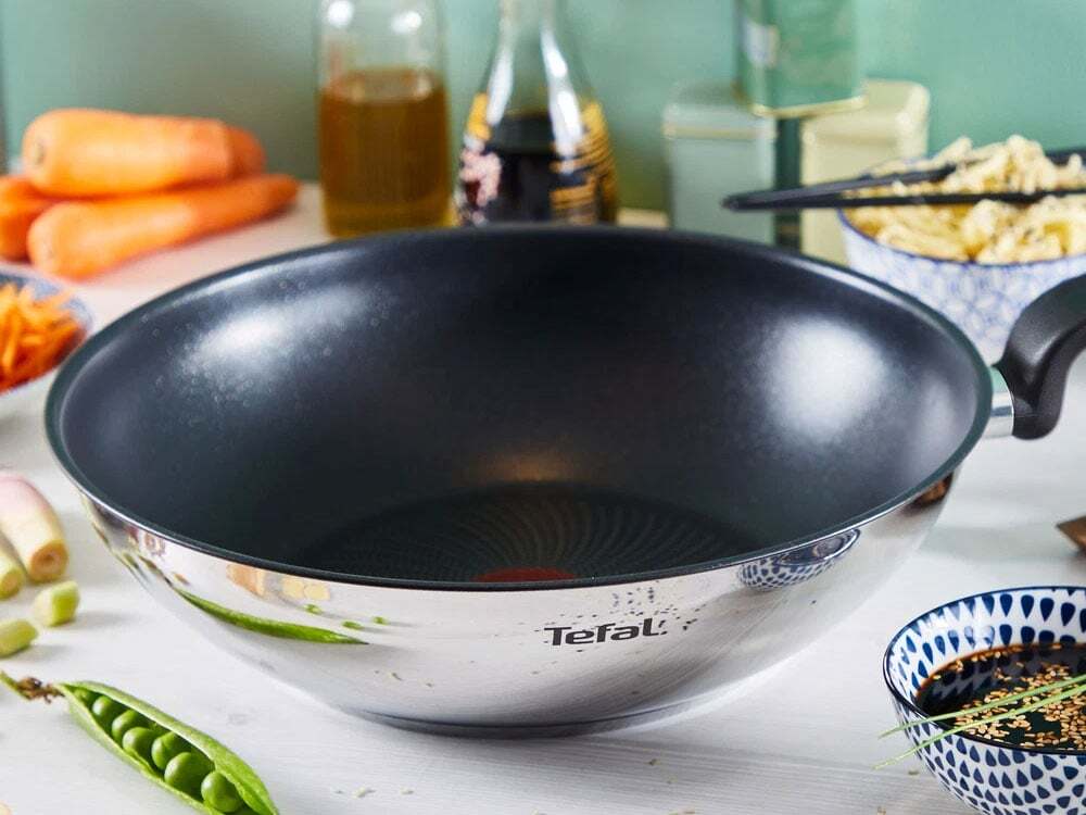 Tefal Primary 28cm (E3091904) làm từ inox Tefal Primary 28cm (E3091904)