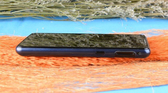 Điện thoại Philips Xenium W6610