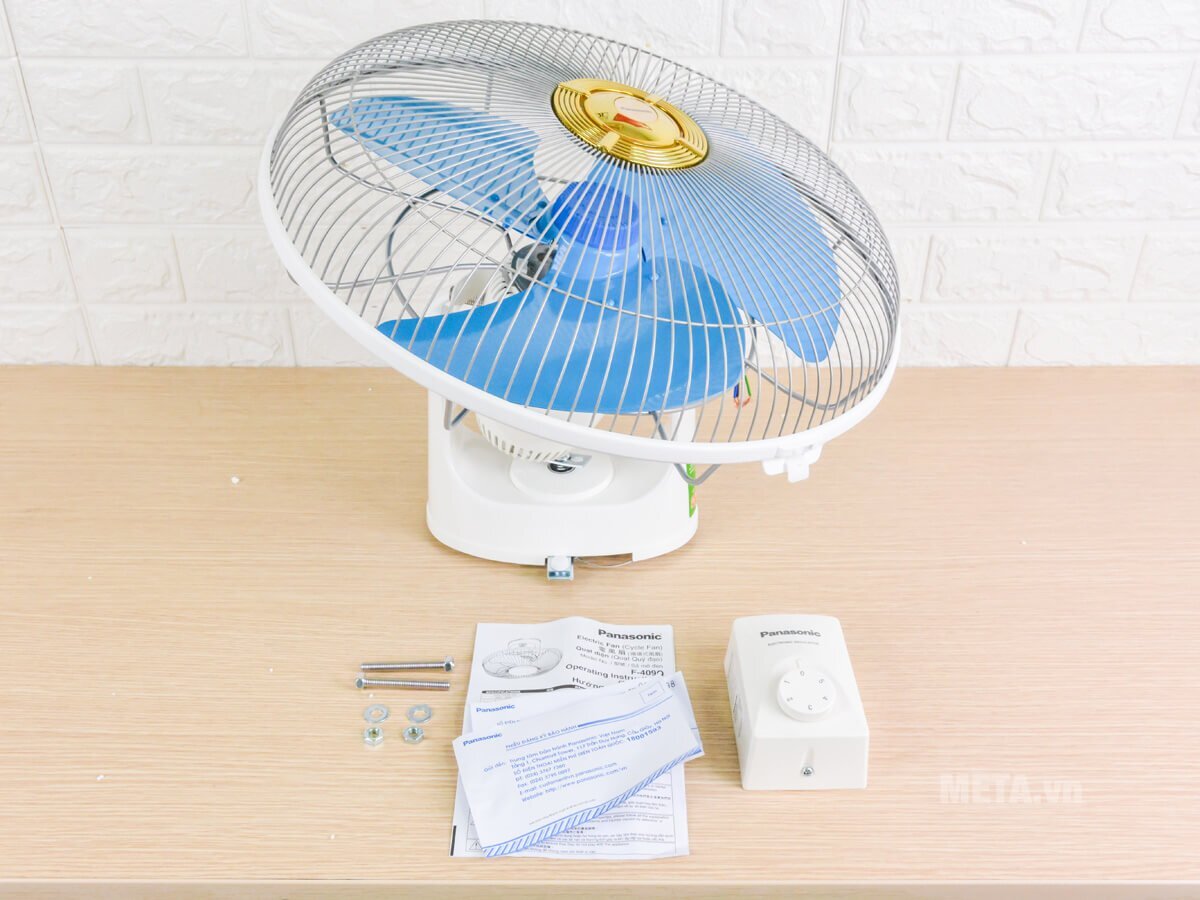 Bộ sản phẩm đầy đủ của quạt đảo trần Bộ sản phẩm đầy đủ của quạt đảo trần