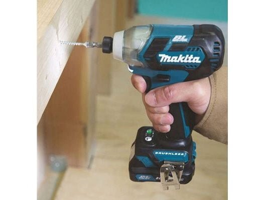 Máy vặn vít pin 12V Makita TD111DSAJ Máy vặn vít pin 12V Makita TD111DSAJ