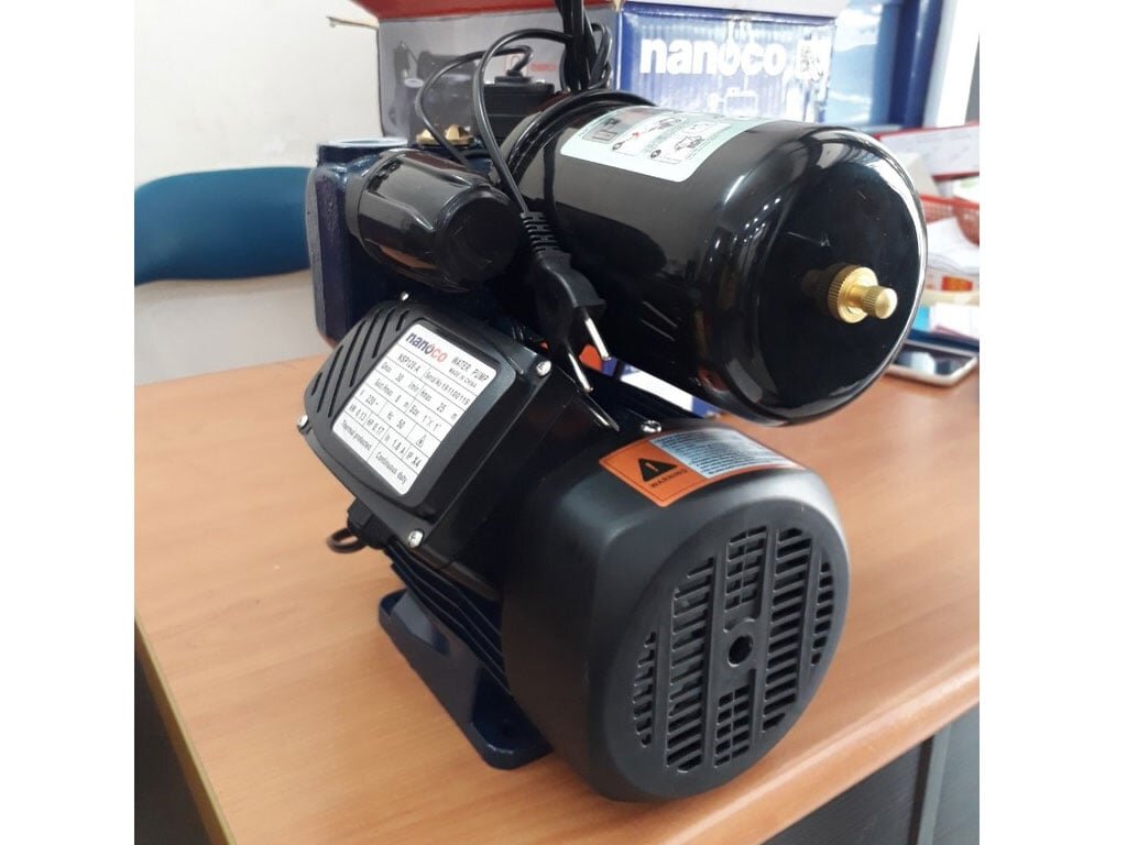 Máy bơm tăng áp điện tử 