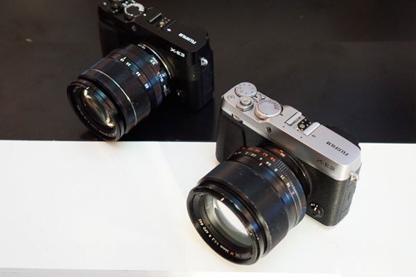 Máy Ảnh Fujifilm X-E3   Kit 18-55mm (Đen)