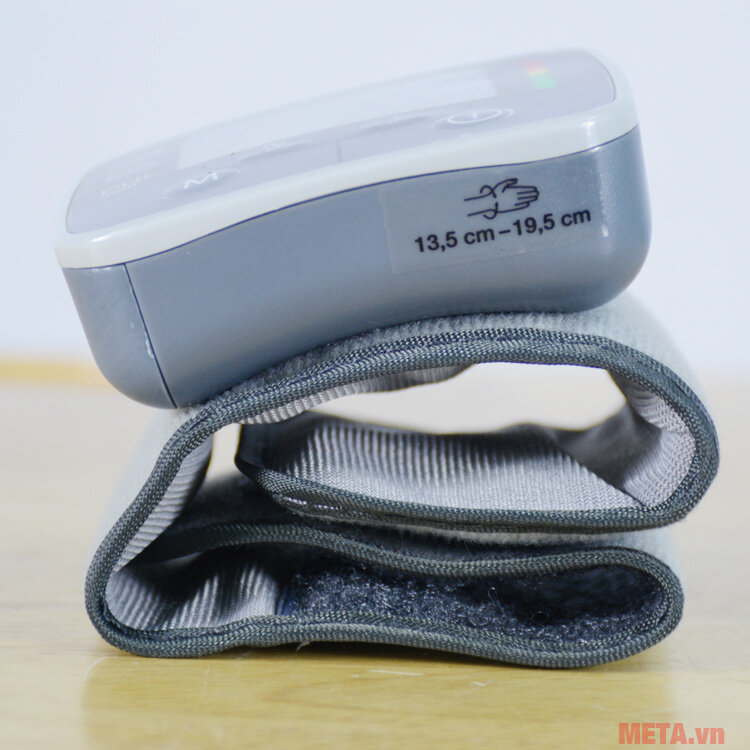 Máy đo huyết áp cổ tay Beurer BC32