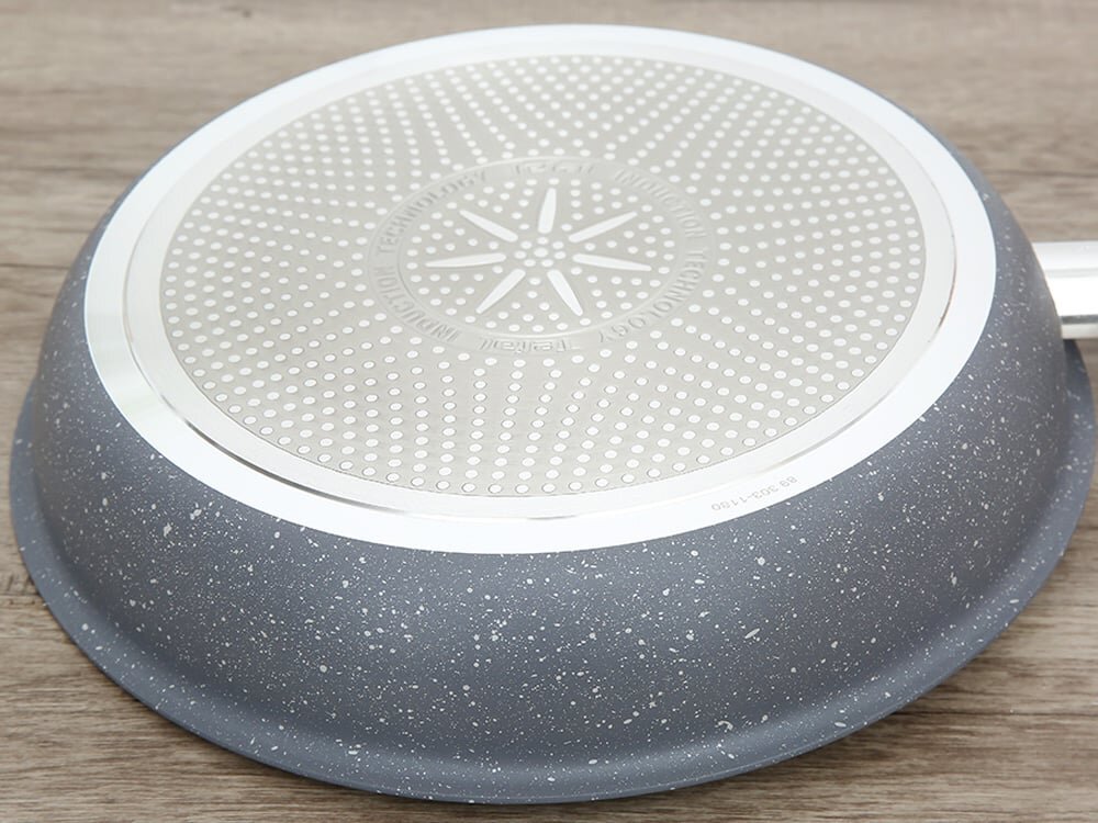 Đáy chảo thiết kế chống ma sát, trơn trượt Đáy chảo thiết kế chống ma sát, trơn trượt