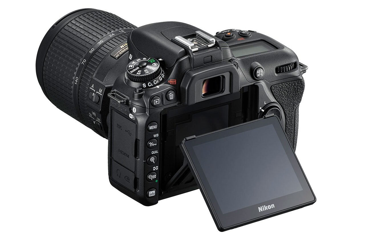 Máy Ảnh Nikon D7500 Kit AF-S DX NIKKOR 18-140 VR (Hàng Nhập Khẩu)