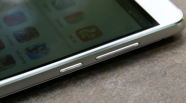 Điện thoại Mobell Nova F3