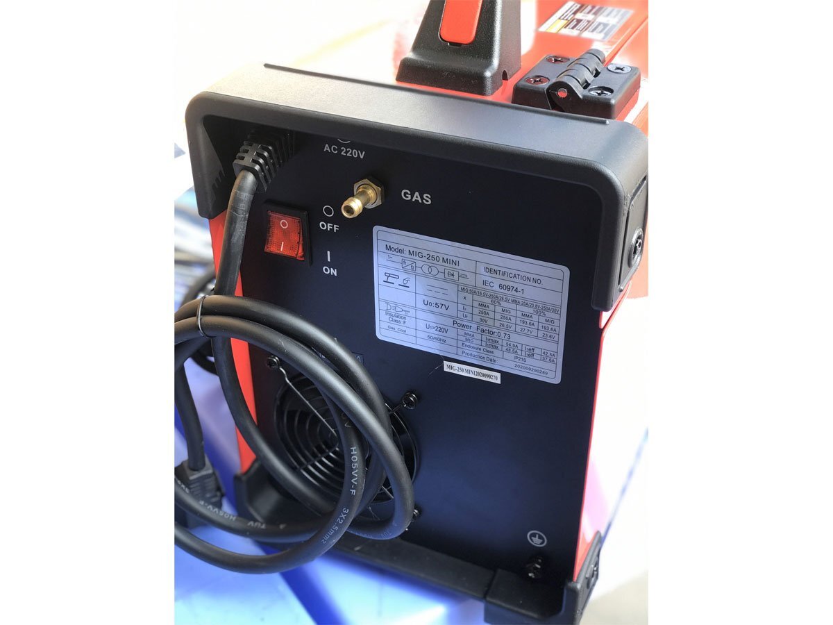 Mặt sau có công tắc Máy hàn Sasuke