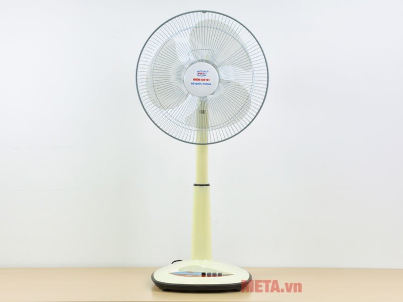 Quạt đứng 4 số Điện cơ 91 QR-CO màu kem