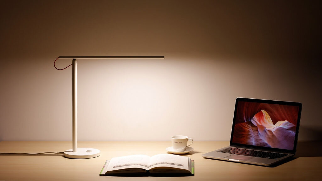 Đèn bàn Xiaomi Mi Smart LED Desk Lamp
