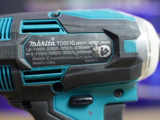 Máy vặn vít Makita