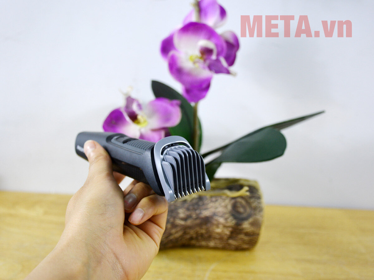 Máy cạo tỉa đa năng 6 trong 1 Philips MG3710
