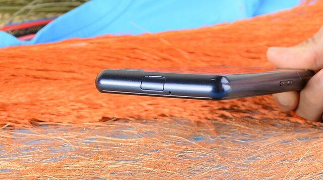 Điện thoại Philips Xenium W6610