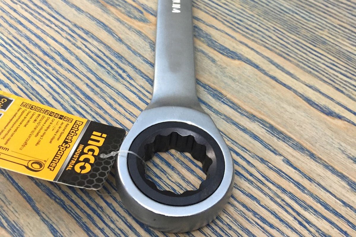 Cờ lê vòng miệng tự động 17x225mm INGCO HCSPAR171