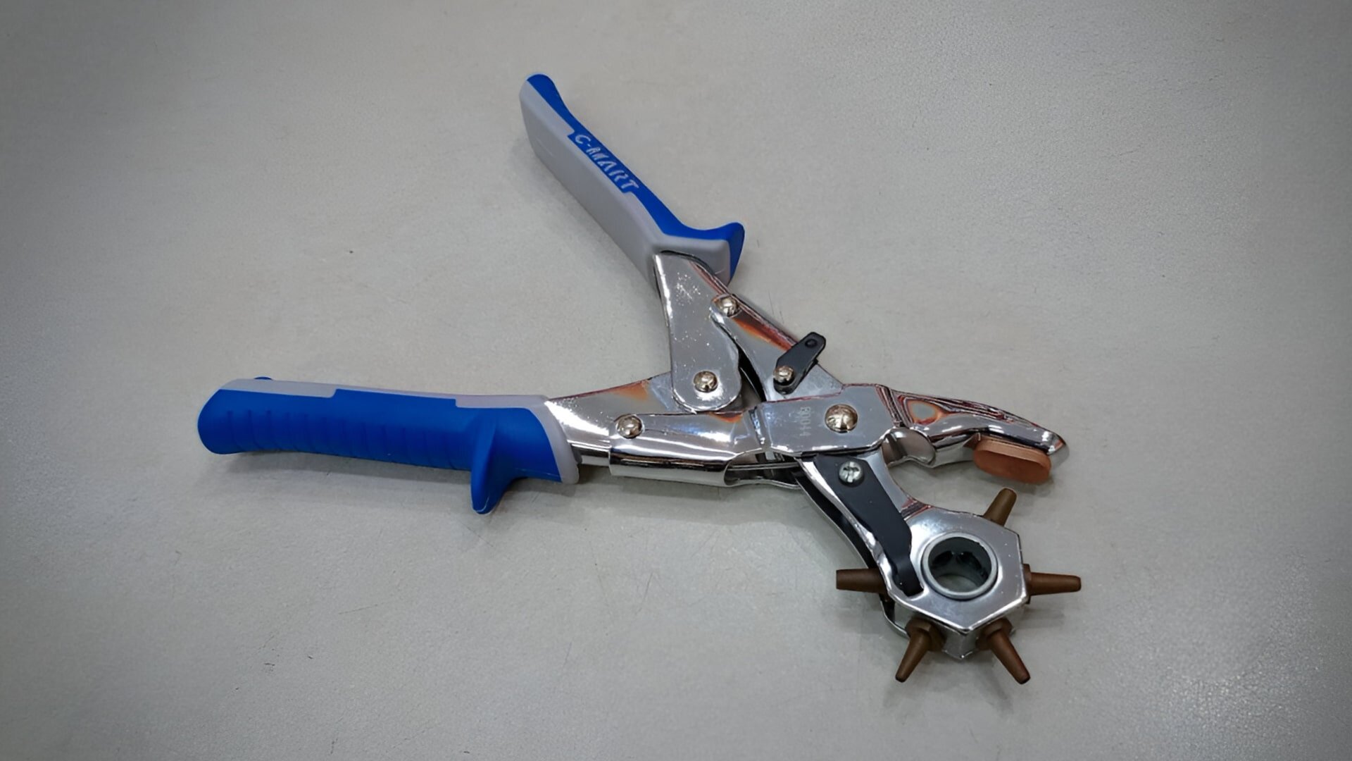 Kìm bấm lỗ Cmart B0044