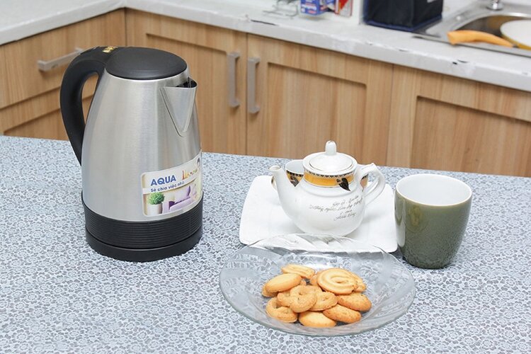 Ấm siêu tốc Aqua AJK- F776ST 1.7 lít