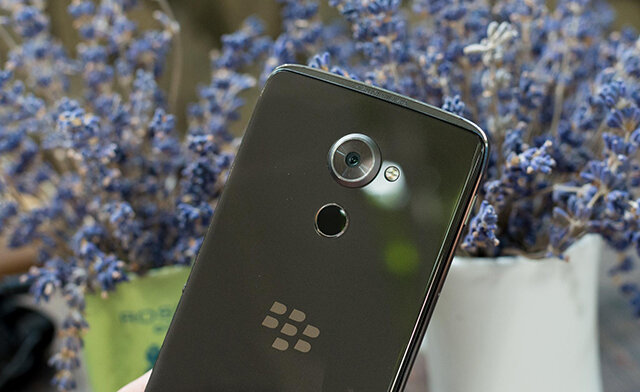 Điện thoại BlackBerry DTEK60