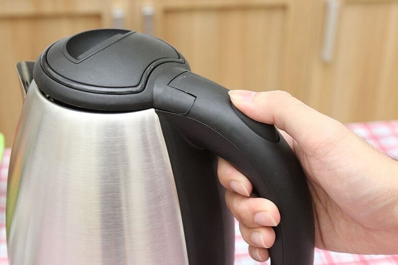 Bình siêu tốc Comet CM8219 1.8 lít Bình siêu tốc Comet CM8219 1.8 lít