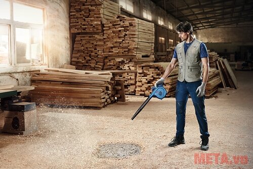 Máy thổi bụi Bosch GBL 82-270