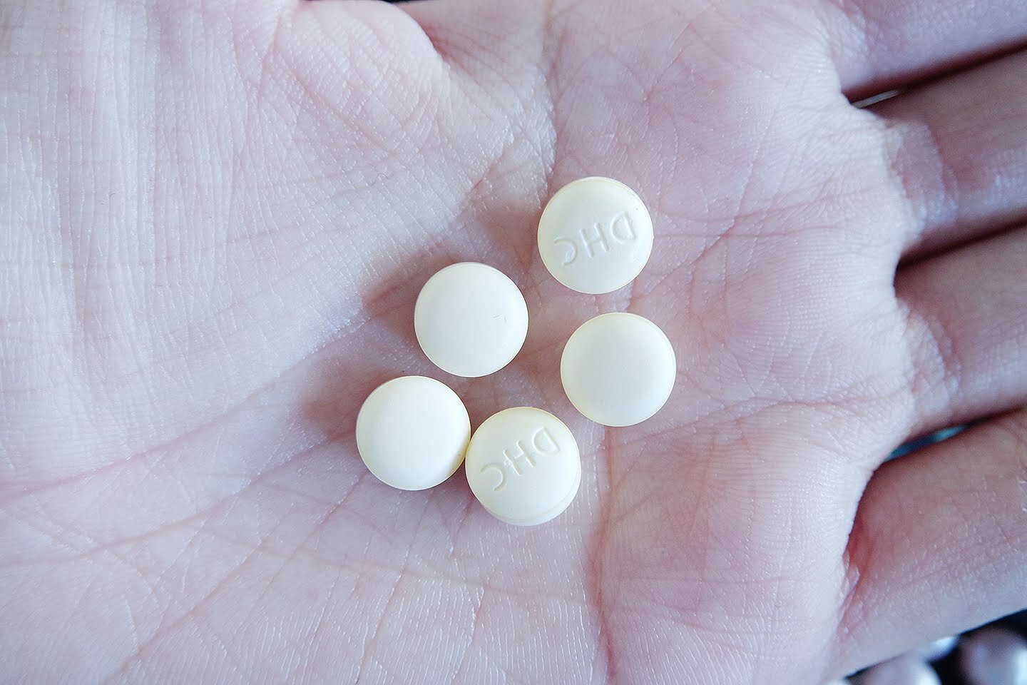 Viên Uống DHC Collagen giúp hỗ trợ cho xương khớp chắc khỏe