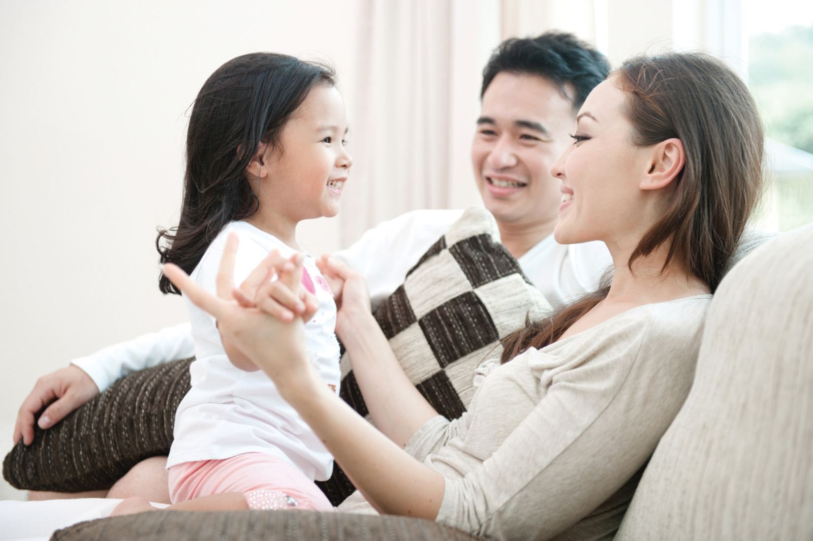 Quạt sưởi Tiross TS944 hai chiều, điện ion âm