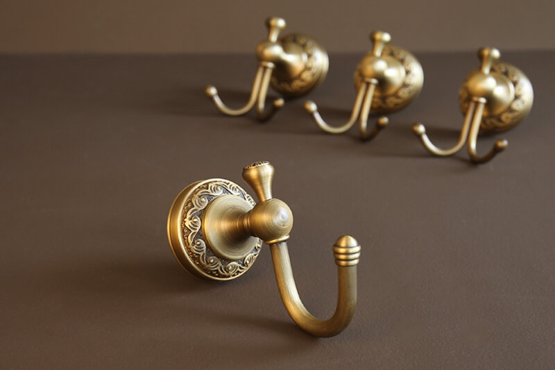 Móc treo đơn bằng đồng Kanly GCH01N