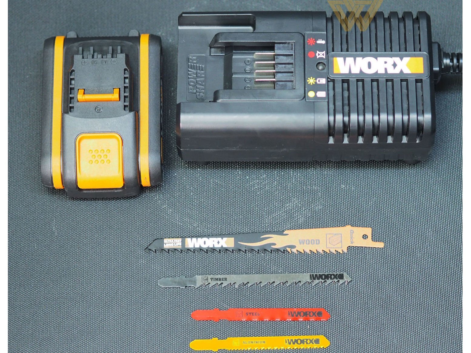 Lưỡi cưa đi kèm Máy cưa kiếm Worx Orange