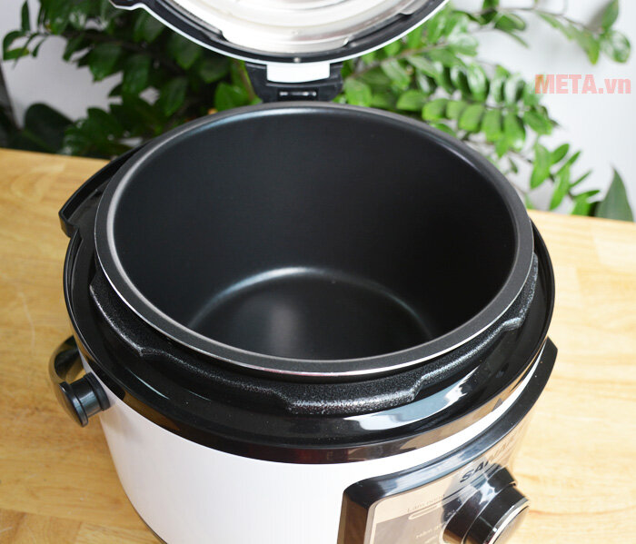 Nồi áp suất điện tử đa năng Sanaky SNK 57C