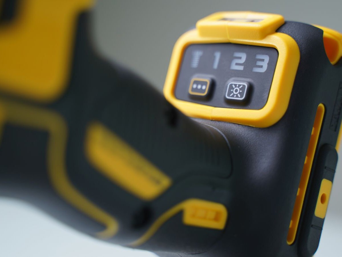 Bảng điều khiển chỉnh 3 cấp lực Thân máy siết bu lông dùng pin DeWalt