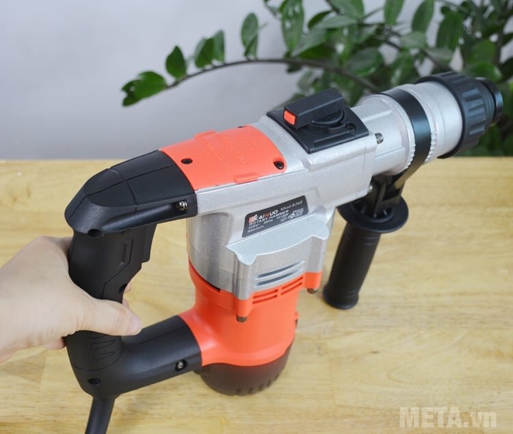 Máy khoan bê tông dạng cầm tay