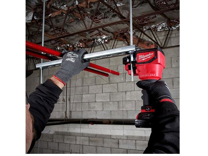 Máy cắt thanh ren dùng pin Milwaukee 