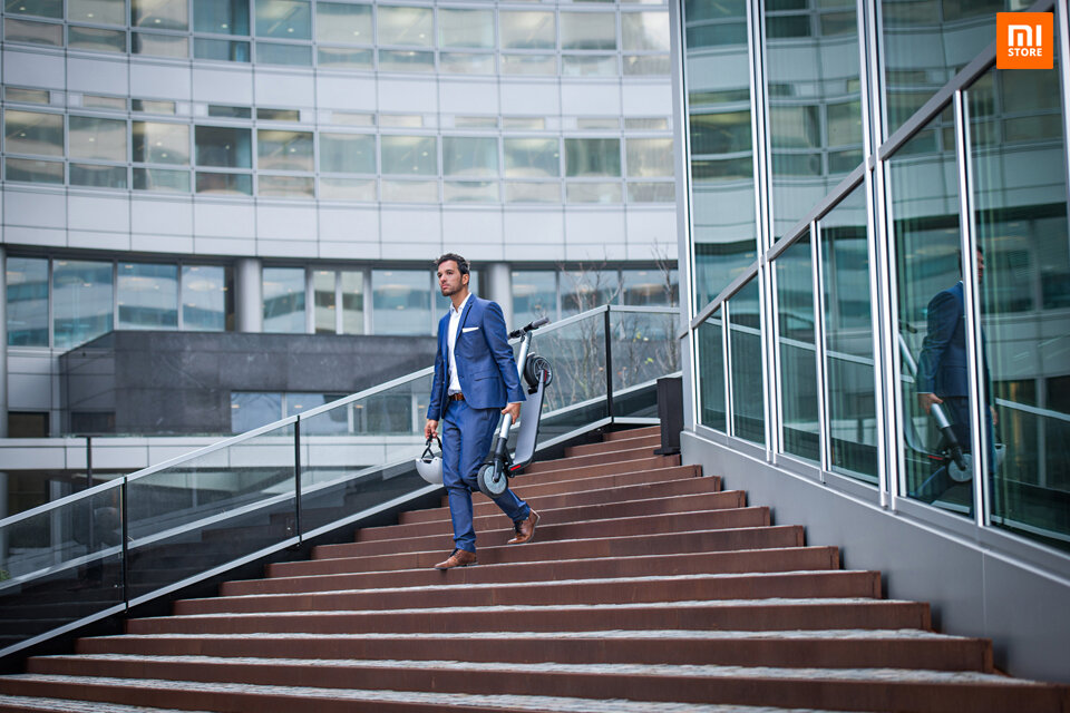 Xiaomi Ninebot KickScooter ES 2 Xiaomi Ninebot KickScooter ES 2