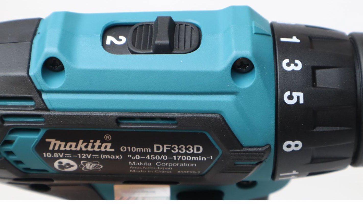 Makita DF333DZ dùng nút gạt chỉnh tốc độ Makita DF333DZ