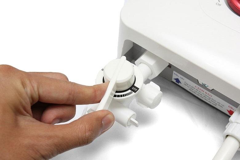 Máy nước nóng Electrolux EWE451AX-SW 4500 W Máy nước nóng Electrolux EWE451AX-SW 4500 W