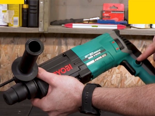 Máy khoan bê tông Ryobi  