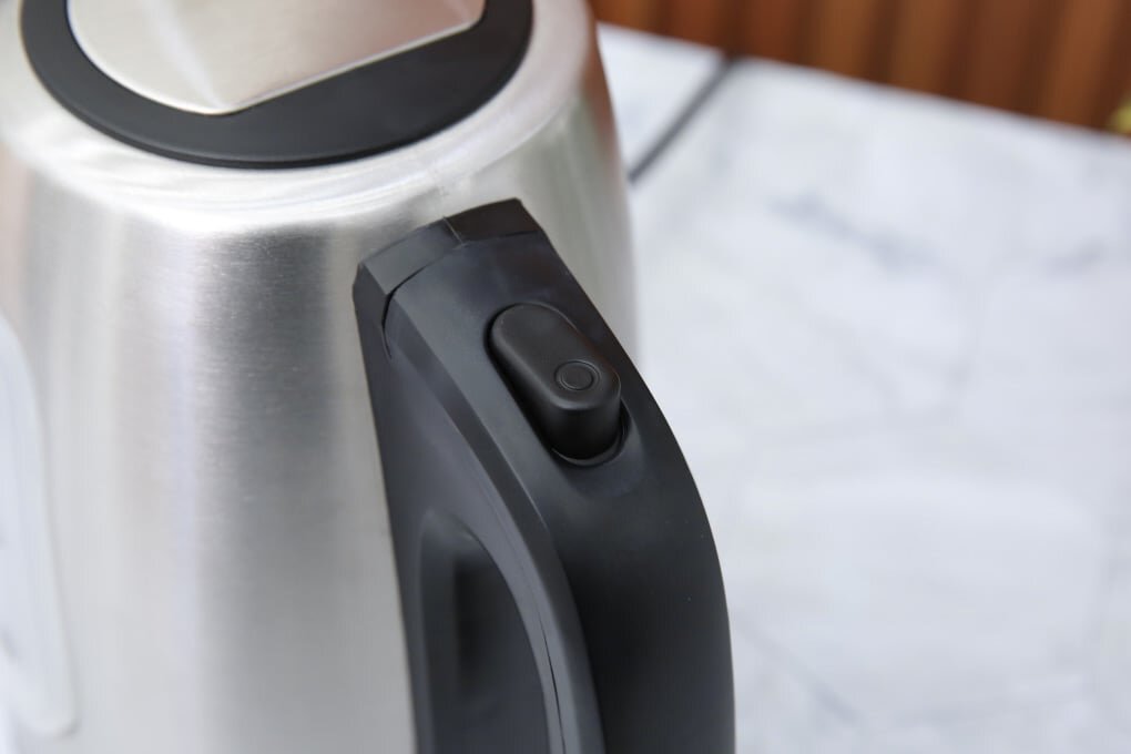 Ấm đun siêu tốc Sharp EKJ-15EVS-ST