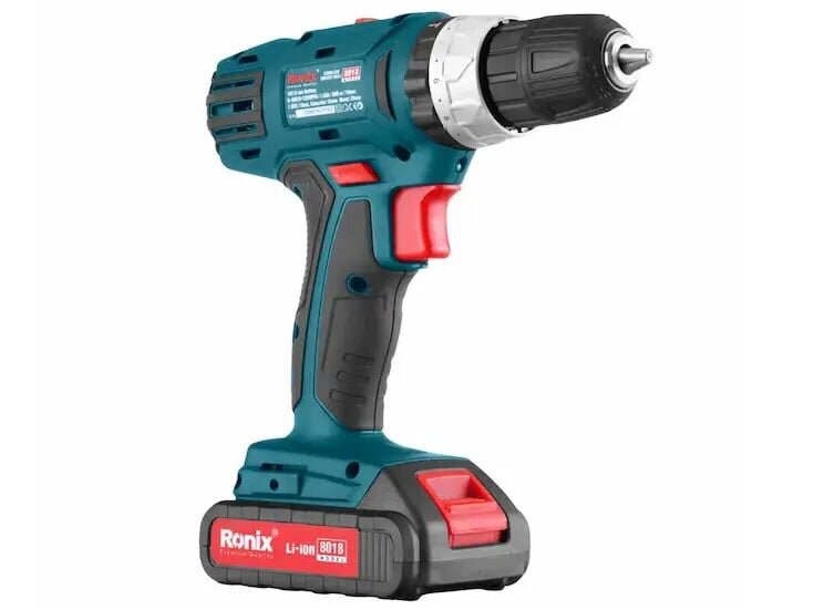 Máy khoan Ronix 8018 có vỏ bọc nhựa và cao su Máy khoan Ronix 8018