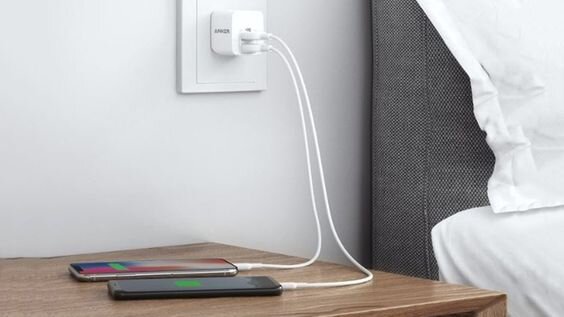 Sự mạnh mẽ của bộ sạc 2 cổng 1 trên Củ sạc 2A Mini Anker