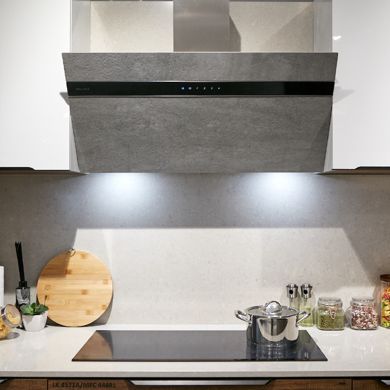 Lưới lọc của máy hút mùi Malloca VITA V13 GRES được làm bằng nhôm bền bỉ,