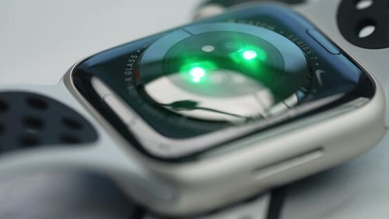 Apple Watch Nike Series 7 GPS 4