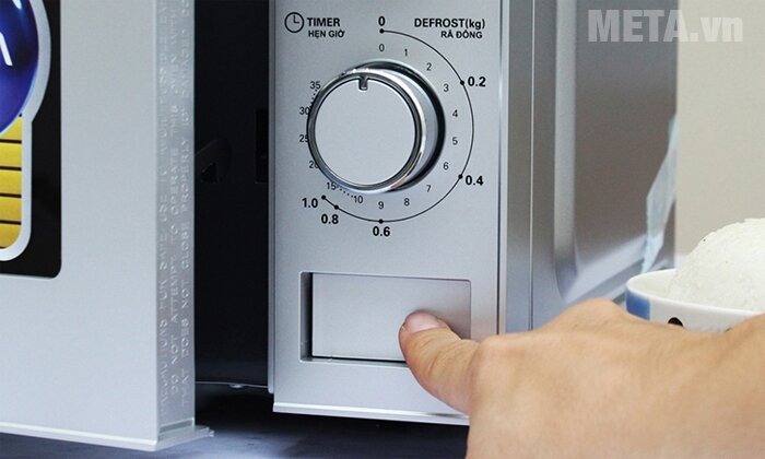 Lò vi sóng Aqua AEM-G2135V