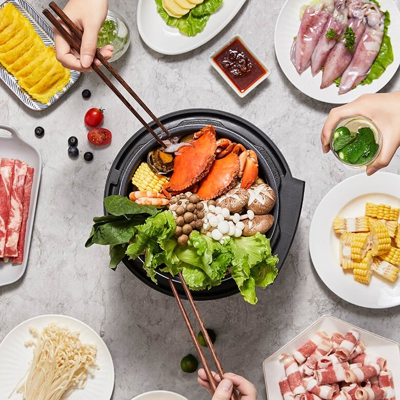 Lòng nồi áp suất điện Panasonic 4 lít NF-PC400KRA được làm bằng hợp kim nhôm đúc nguyên khối dày 2mm và phủ chống dính cao cấp