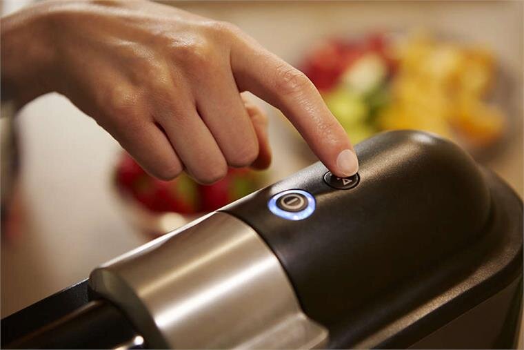 Máy ép chậm Philips HR1897