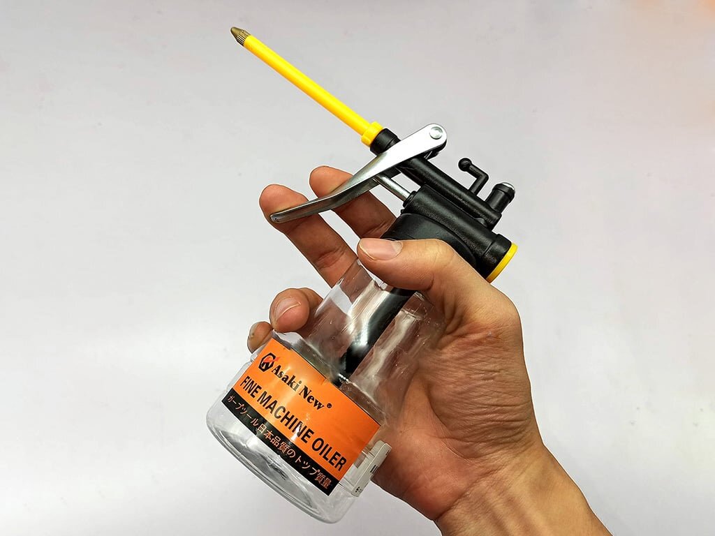 Bình châm dầu nhớt