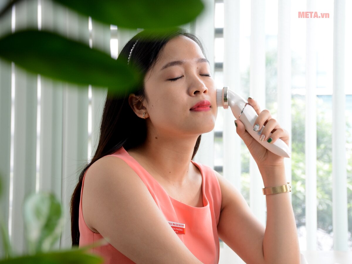 Máy rửa mặt Rio SHFA 4 in 1