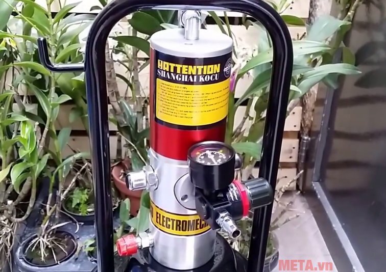 Máy bơm mỡ khí nén Kocu GZ-8 12 lít