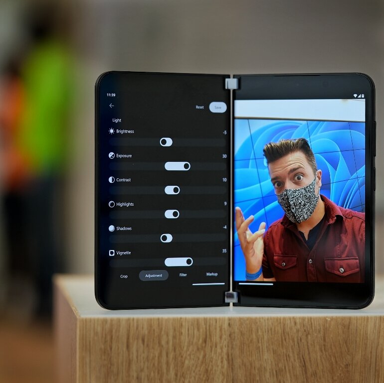 Điện thoại Microsoft Surface Duo 2 - 8GB RAM, 512GB