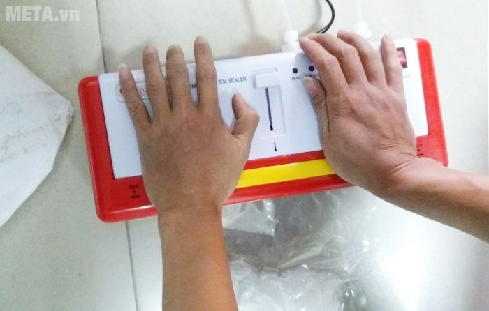 Máy hút chân không DZ300B