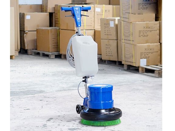 Máy chà sàn công nghiệp Kumisai KMS523 này còn được trang bị công suất lớn 1.800W cho tốc độ chà lên tới 168 vòng/phút cho hiệu suất hoạt động tốt