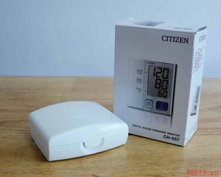Máy đo huyết áp điện tử cổ tay CH-657