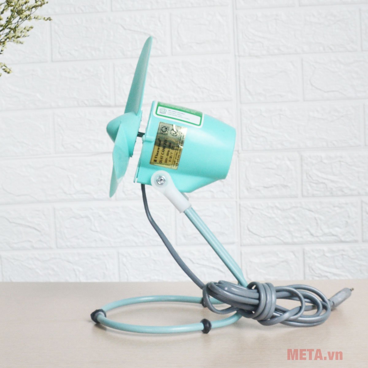 Quạt bàn con cóc